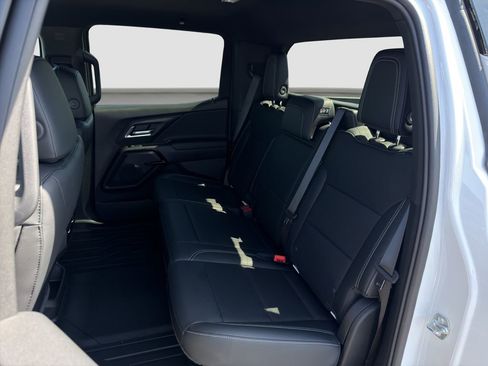 Used 2025 Chevrolet Silverado EV LT AWD/4WD image 13