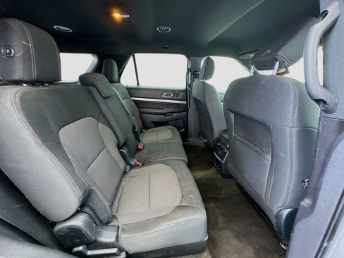 Used 2018 Ford Explorer XLT w/ Equipment Group 201A AWD/4WD image 19