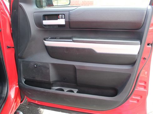 Used 2015 Toyota Tundra Limited w/ Limited Premium Package image 45