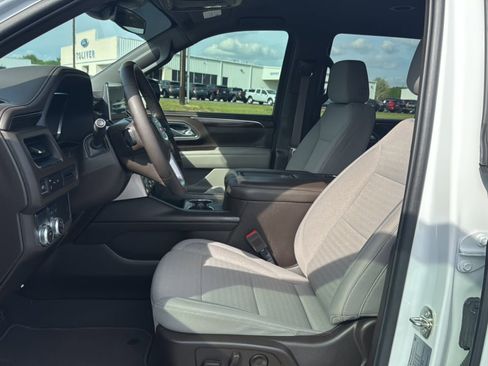 Used 2023 GMC Yukon SLE image 14