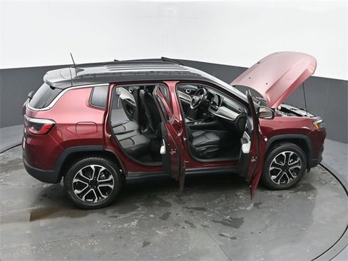 Used 2022 Jeep Compass Limited image 65