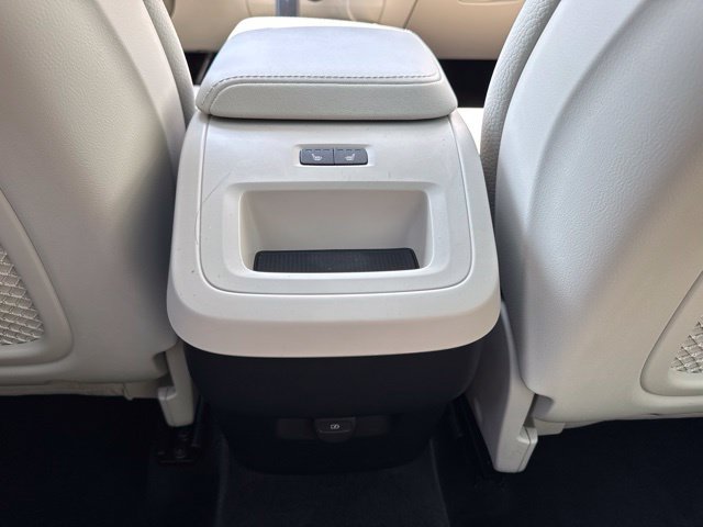 Certified 2023 Volvo XC60 B5 Core w/ Climate Package AWD/4WD image 17