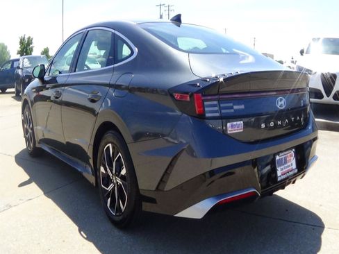 Used 2025 Hyundai Sonata SEL FWD image 8