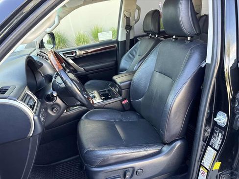 Used 2017 Lexus GX 460 image 25