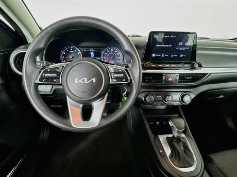 Used 2022 Kia Forte LXS w/ LXS Technology Package FWD image 10