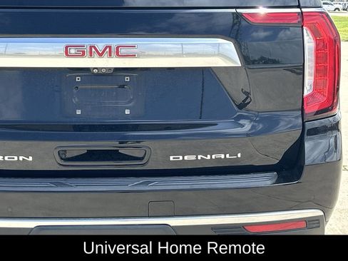 Used 2021 GMC Yukon Denali w/ Denali Premium Package image 9