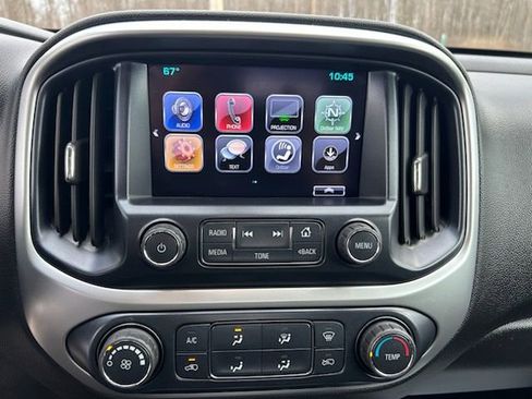 Used 2017 Chevrolet Colorado LT image 12