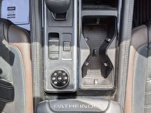 Used 2024 Nissan Pathfinder Platinum AWD/4WD image 15