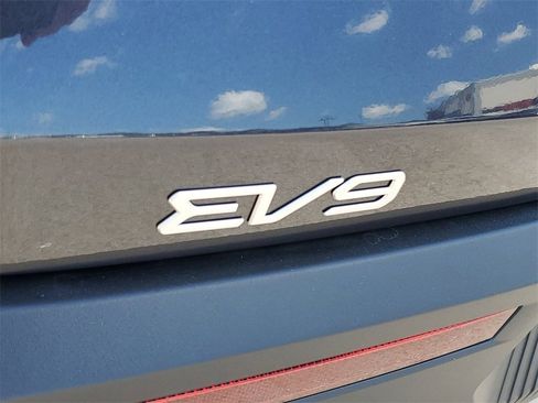 New 2026 Kia EV9 Wind image 29
