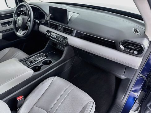 Certified 2025 Honda Pilot Elite image 32