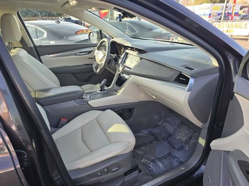 Used 2018 Cadillac XT5 Luxury w/ Driver Awareness Package image 38