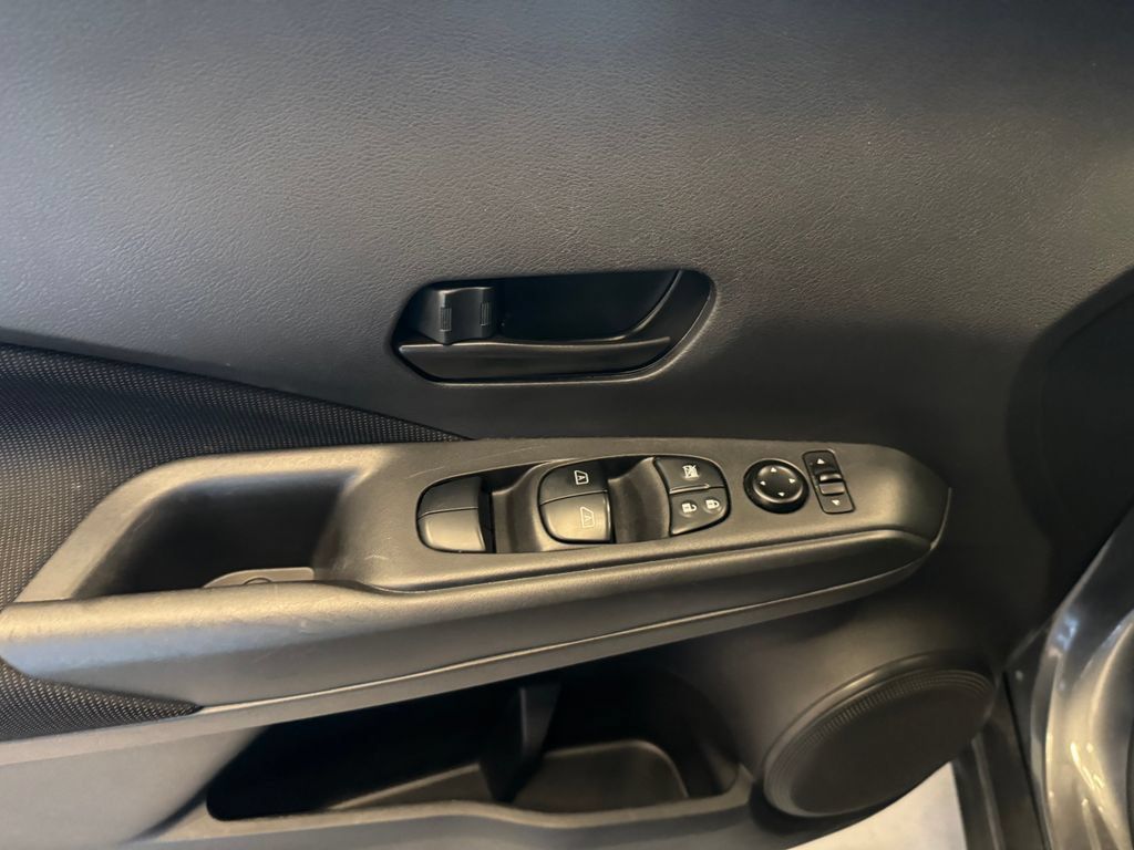 Used 2021 Nissan Kicks S FWD image 19