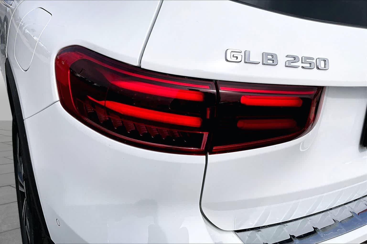 Used 2026 Mercedes-Benz GLB 250 image 6
