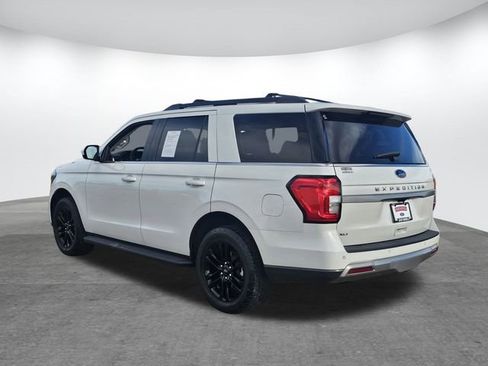 Used 2023 Ford Expedition XLT image 6
