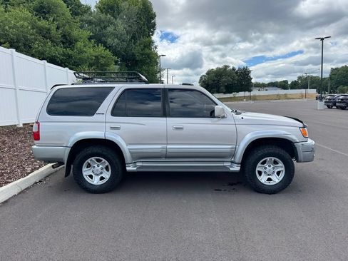 Used 2000 Toyota 4Runner Limited AWD/4WD image 11
