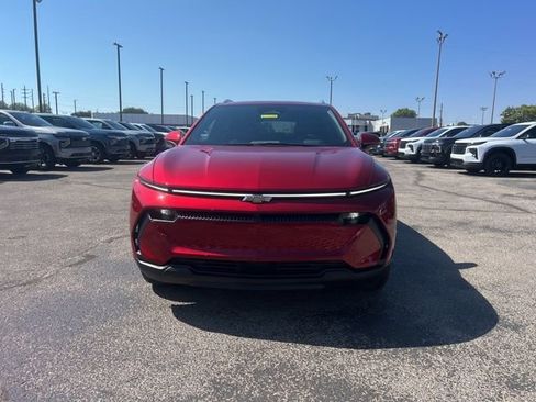 New 2026 Chevrolet Equinox EV LT image 8