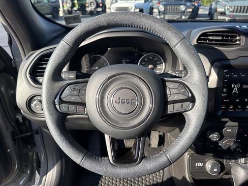 Used 2022 Jeep Renegade Altitude w/ Convenience Group image 11