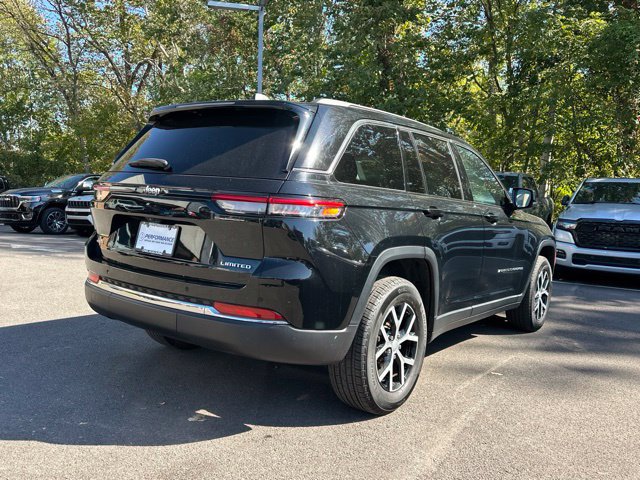 Used 2024 Jeep Grand Cherokee Limited AWD/4WD image 16