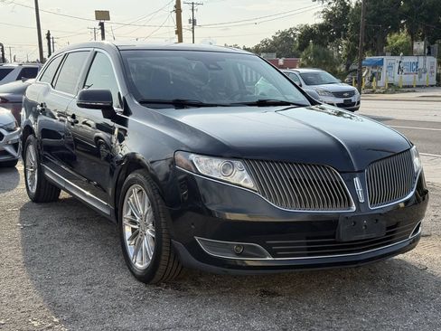 Used 2013 Lincoln MKT AWD image 9
