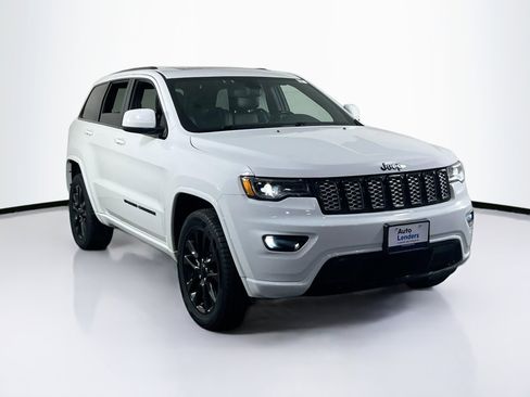 Used 2022 Jeep Grand Cherokee Laredo X image 3