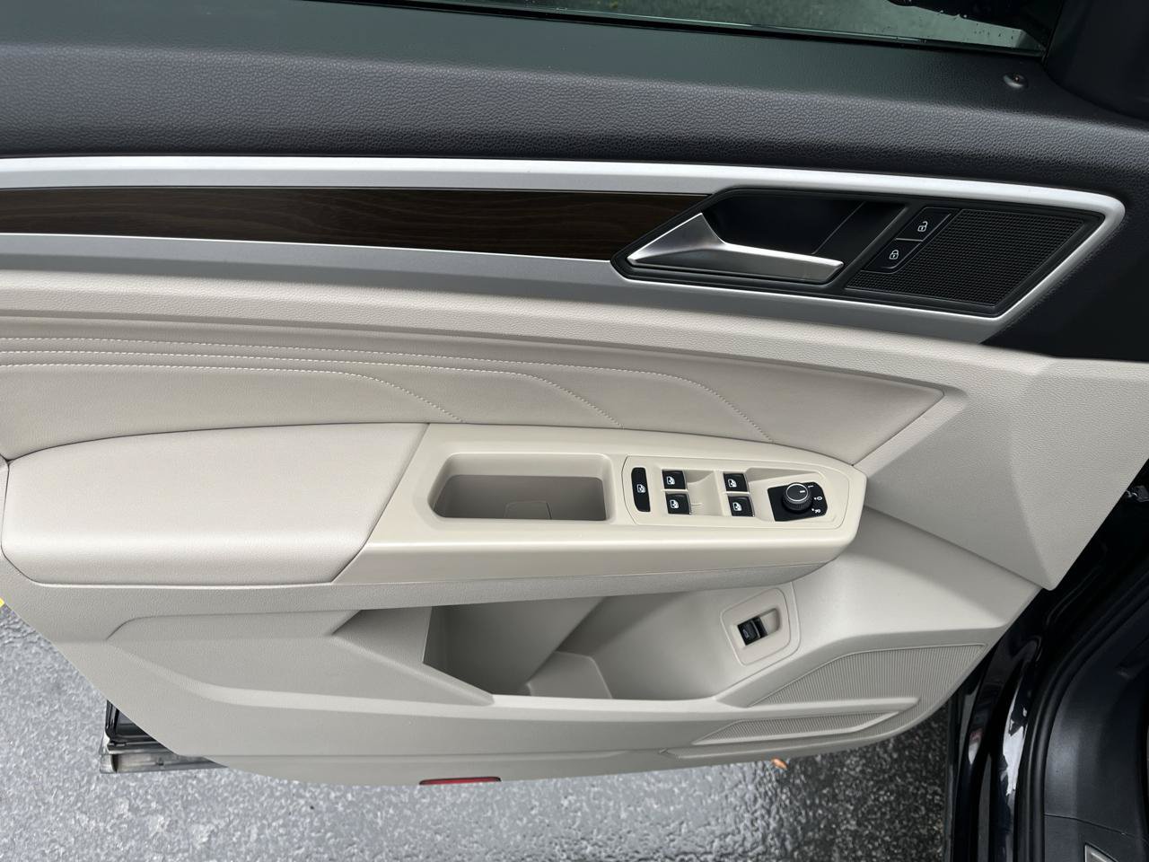 Used 2023 Volkswagen Atlas SE AWD/4WD image 11