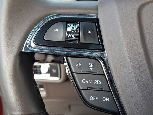 Certified 2022 Lincoln Nautilus Reserve image 24