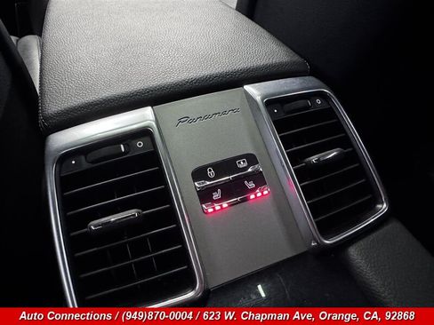 Used 2012 Porsche Panamera image 31