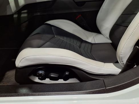 Used 2023 Chevrolet Corvette Z06 w/ Engine Appearance Package image 17