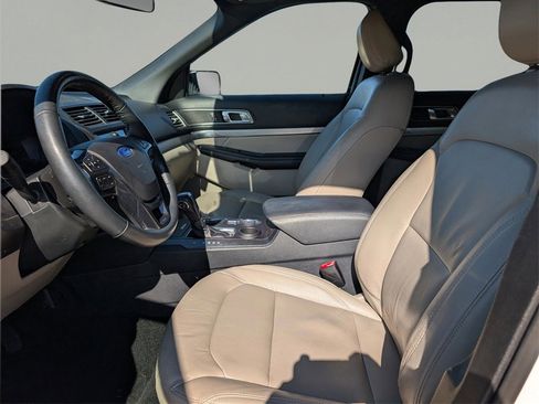Used 2018 Ford Explorer XLT w/ Equipment Group 202A image 18