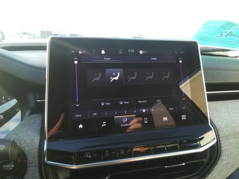 Used 2022 Jeep Compass Latitude image 21