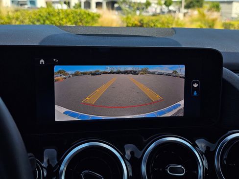 Used 2025 Mercedes-Benz GLA 250 4MATIC image 39