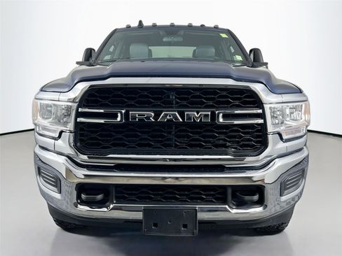 Used 2024 RAM 2500 Tradesman w/ Chrome Appearance Group image 9