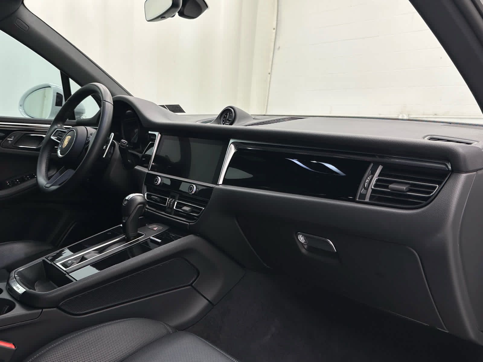 Used 2023 Porsche Macan S AWD/4WD image 17