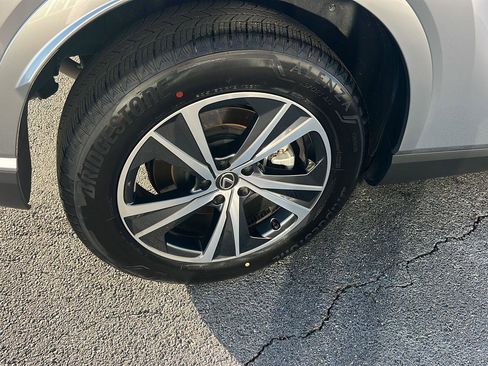 Certified 2025 Lexus RX 350 Premium w/ Accessory Package (Z1) image 39