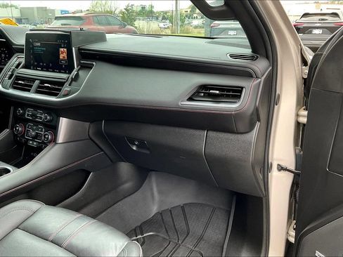 Used 2024 Chevrolet Suburban RST w/ Luxury Package AWD/4WD image 17