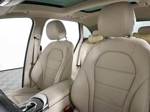 Used 2019 Mercedes-Benz GLC 300 image 5