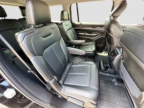 Used 2023 Jeep Grand Cherokee L Limited w/ Trailer Tow Group (B) AWD/4WD image 28