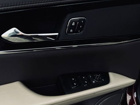 Certified 2023 Lincoln Nautilus AWD w/ Premium Package image 15