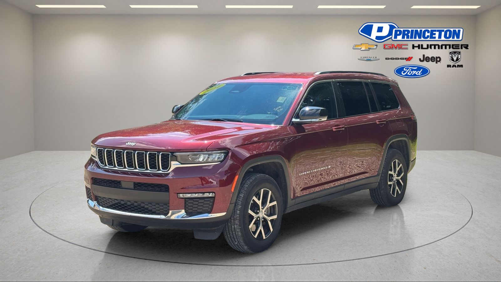 Used 2024 Jeep Grand Cherokee L Limited AWD/4WD image 3