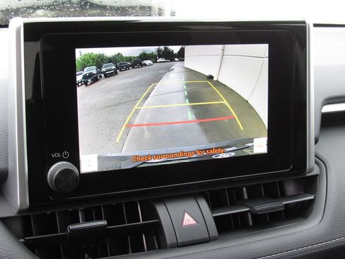 Certified 2025 Toyota RAV4 XLE AWD/4WD image 31