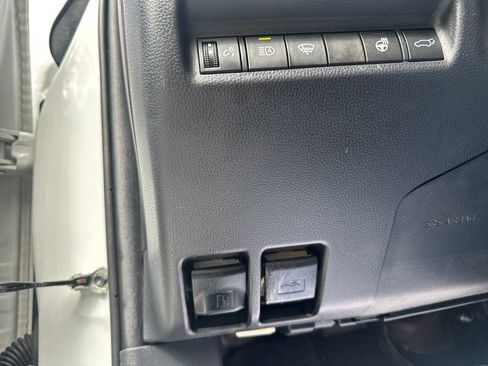 Used 2019 Toyota RAV4 XLE w/ Convenience Package AWD/4WD image 11