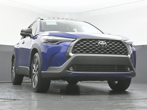 Used 2025 Toyota Corolla Cross XLE w/ Convenience Package image 50