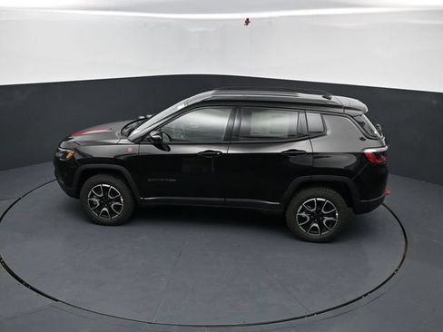New 2026 Jeep Compass Trailhawk w/ Trailer Tow Group AWD/4WD image 48