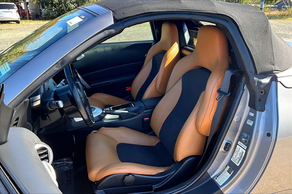 Used 2008 Nissan 350Z Grand Touring RWD image 9