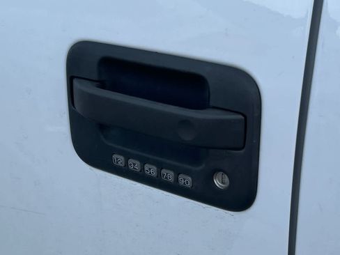 Used 2013 Ford F150 XLT w/ Mid Equipment Group image 19