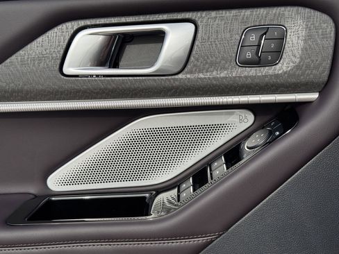 New 2026 Ford Explorer Platinum image 19