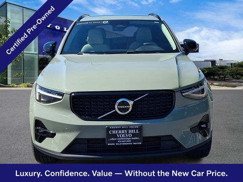 Certified 2024 Volvo XC40 B5 Plus w/ Protection Package Premier AWD/4WD image 2