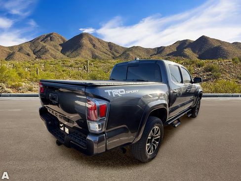 Used 2021 Toyota Tacoma TRD Sport w/ Technology Package RWD image 4