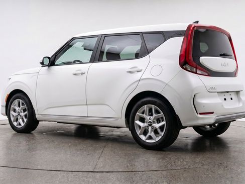 Used 2025 Kia Soul LX w/ LX Technology Package FWD image 6
