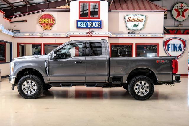 Used 2023 Ford F250 XLT w/ FX4 Off-Road Package AWD/4WD image 11